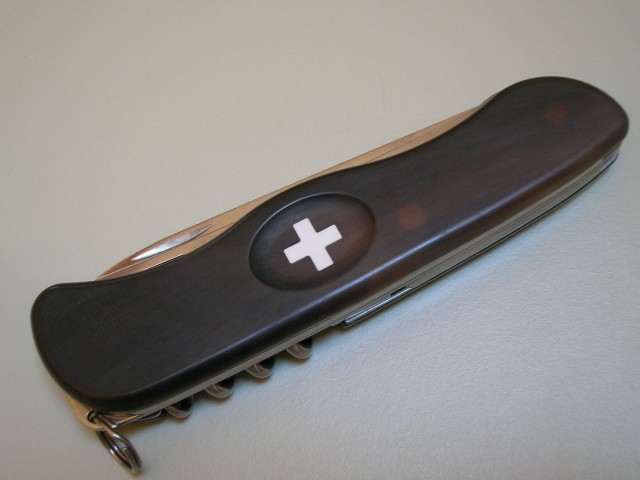 SwissCheeseKnife horn 2 front