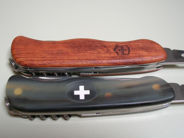 SwissCheeseKnife horn wood