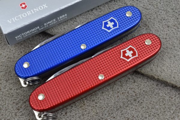 Pioneer Stars and Stripes blue and red SE-2018 front