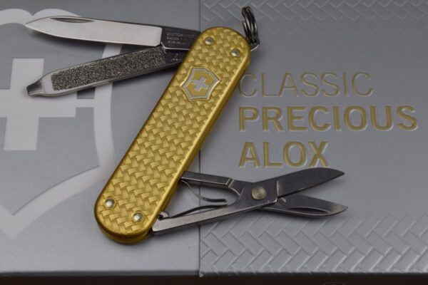 Classic precious Alox gold