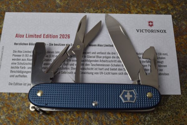 Vic PiX 2026 Glacial Blue front open Cert
