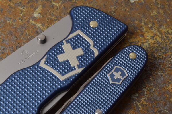 Vic Evoke 2026 Glacial Blue detail